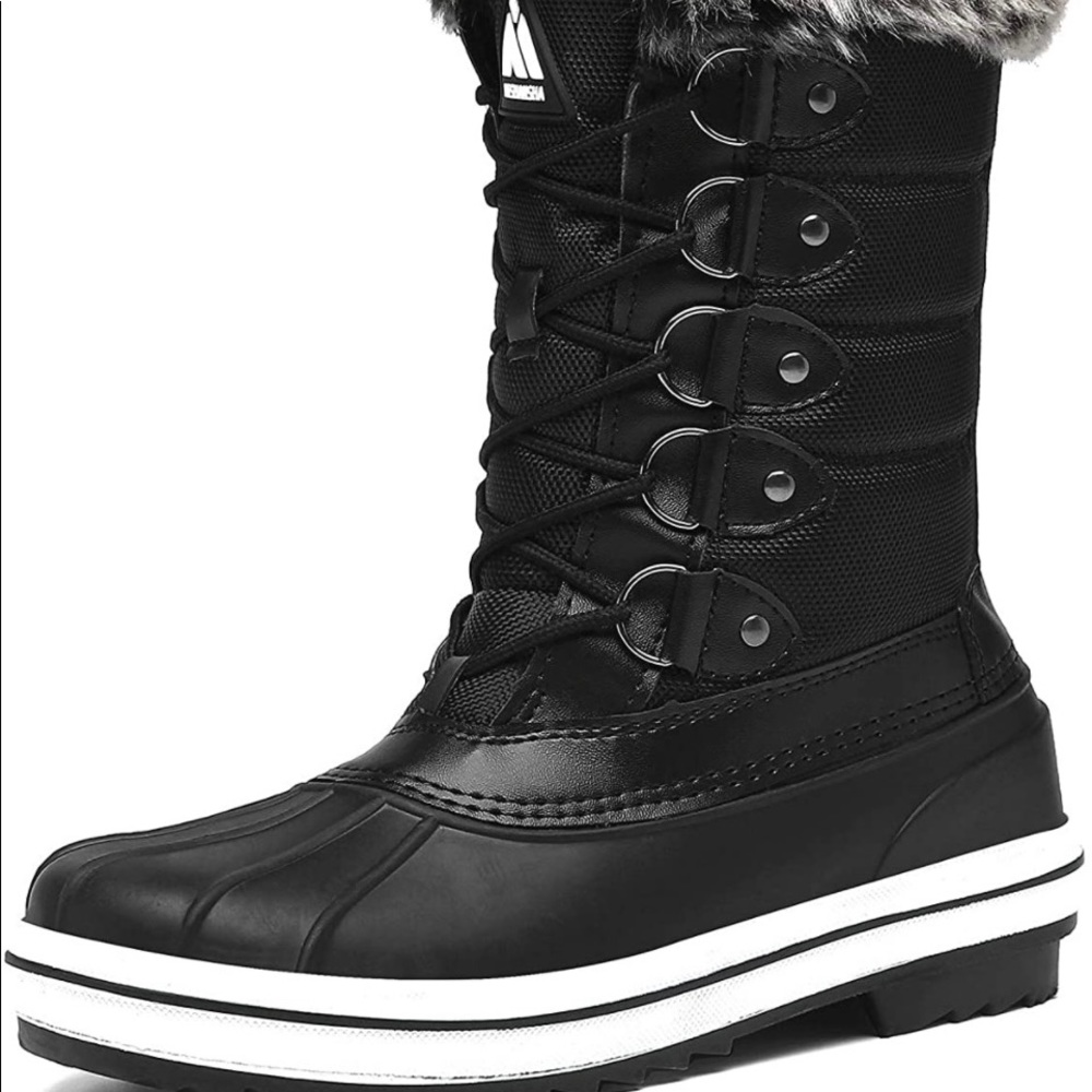 Snow boots